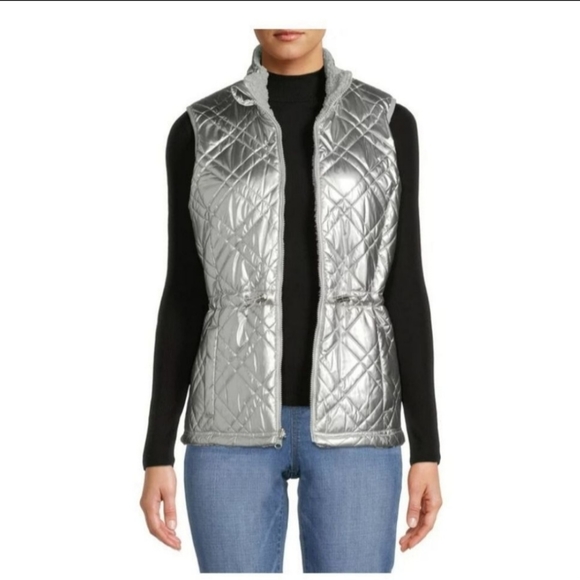 Time and Tru Reversible puffer Vest - Picture 14 of 16